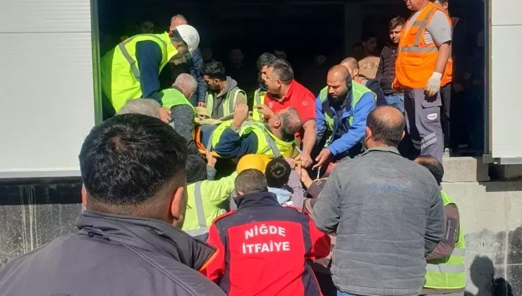 Niğde’de Fabrika İnşaatında Şantiye Şefi Düşerek Yaralandı