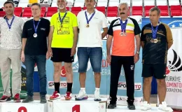 Prof. Dr. Adil Canımoğluz Veteran Badminton Şampiyonasında İki Altın Madalya Kazandı